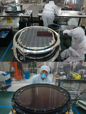 観測装置を開発する天文学者